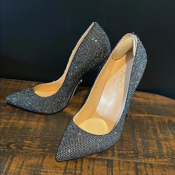 Elegant Black and Silver Women's Heels - Size 7 - Picture 2 of 12